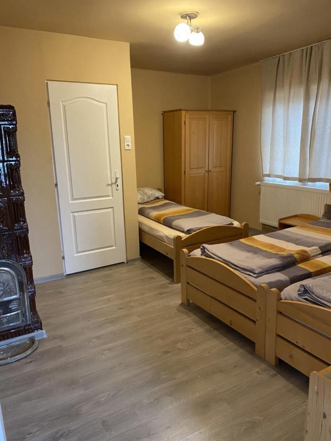 Farkaslaki Kulcsoshaz Lupeni (Harghita) Exterior foto